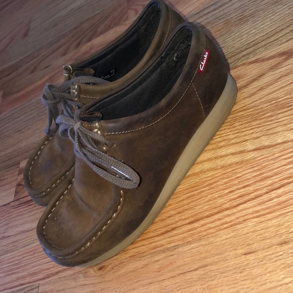 clarks wallabees size 6